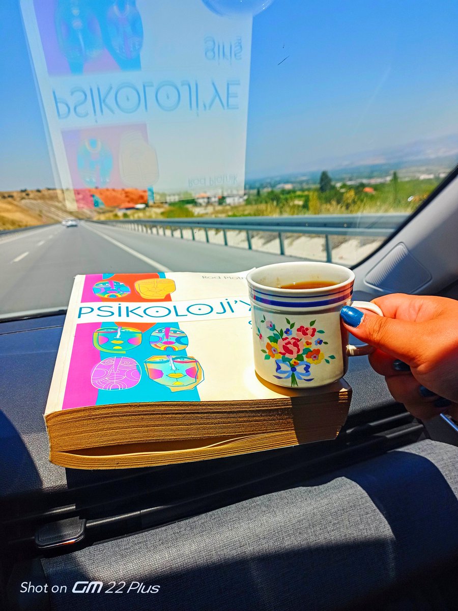 ElifSimsek4632's tweet photo. "Kahve, kitap ve kilometreler..."
En güzel kaçış rotası :
Bir termos kahve, iyi bir kitap ve açık yol.
#sivas #suşehri #bodrum #muğla #akbükü #milas #uzunyol #yolcu #kitap #kahve #kilometreler #rota #haftasonu #cumartesi https://t.co/yFn7qhb6BD