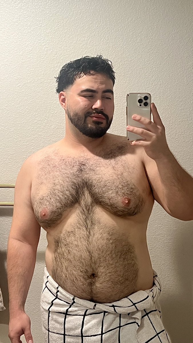 albertomaraviii's tweet photo. why not? 🙇🏻 #latino #gay https://t.co/cSoqQM4gHt