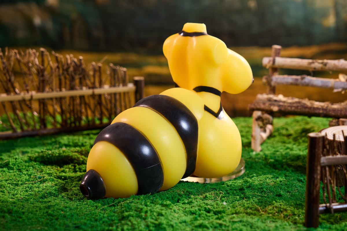 HTDollOfficial's tweet photo. Sweeter than honey, thicker than anyone else. 🍯🐝 Say hello to our latest creation—the ultimate Fantasy Bee Girl collectible. Perfectly sculpted with voluptuous curves, signature yellow-and-black stripes, and a premium silicone finish for a texture you won't want to let go of. 

Ready to invite the Queen Bee to your secret garden? 😉🍂

#fantasytoys #monstergirl #siliconetoys #adulttoys #designertoys #beegirl #thicc #adultcollectibles #arttoys