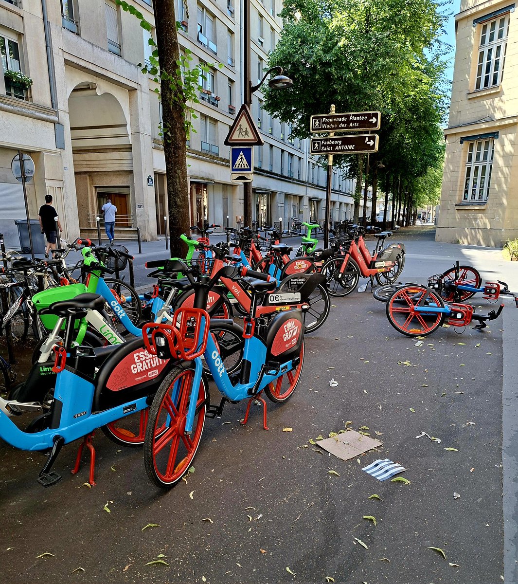 spitfe's tweet photo. De l'idéologie #ecolo aux pratiques des #bobos parisiens, une réalité invisible sur les #kpi et tableaux de bord de @Dott et @_LimeAID https://t.co/oLGnec3NYd