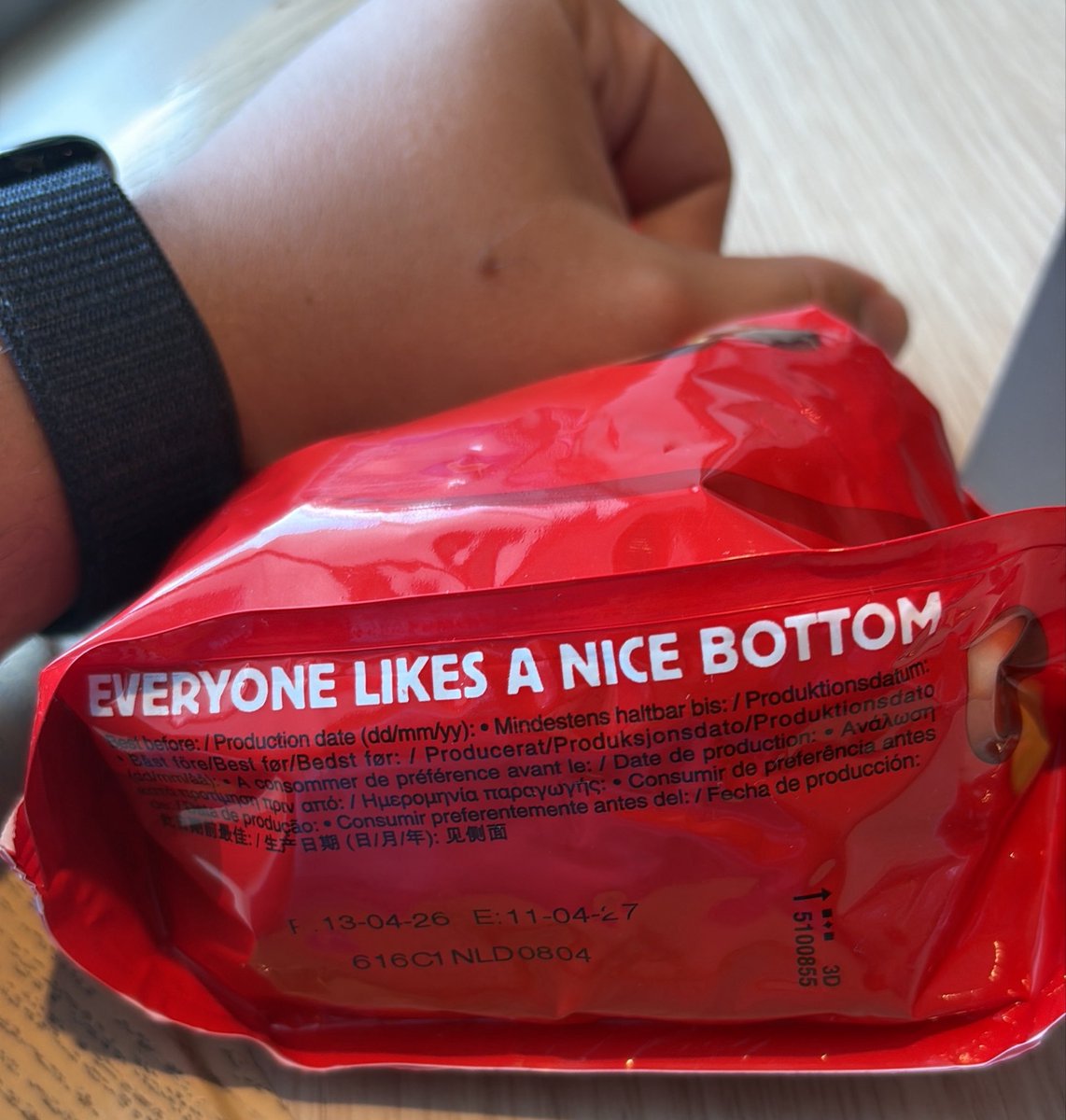 SnoweyVR's tweet photo. I almost chocked on my Maltesers, what? https://t.co/Y1fnDMcY8T