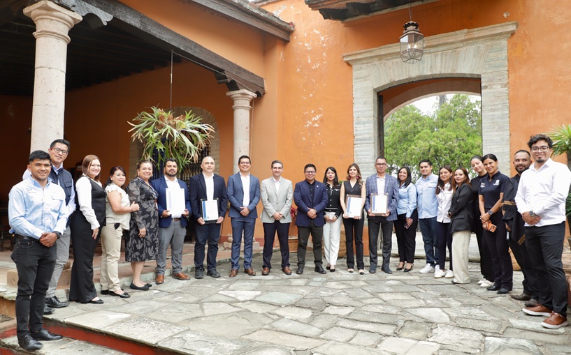 NewsGto's tweet photo. State DIF opens crafts store with the Marca Gto Emblem
https://t.co/ShMRF9Ek2M
#Guanajuato #DIF #State #Crafts #Store #MarcaGto #Products #Quality #VisitGuanajuato #TraveltoGuanajuato #BusinessinGUanajuato https://t.co/T8bNHsZmMO