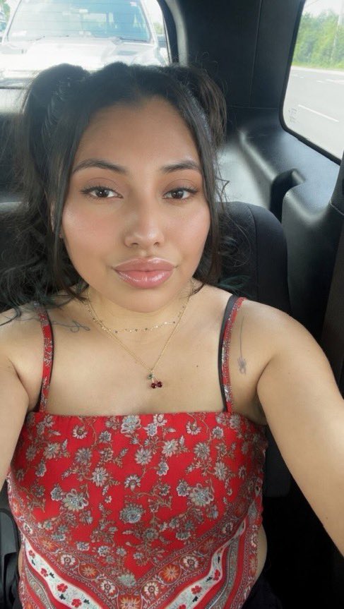 Auntyjocelyn's tweet photo. Can you blame me for creeping on my auntie jocelyn like holy shit😫🍑 #candid #candidass #creepshot #family #auntie #cumtribute #wankchat https://t.co/ldkRZ4r53R