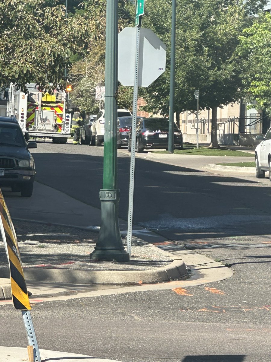 LisaTherioxpsm's tweet photo. Attn: All Denver fire 🔥 departments are you missing a hose??????🤷🏾♀️🤷🏾♀️🤷🏾♀️🤷🏾♀️🤷🏾♀️🤷🏾♀️🤷🏾♀️@Denver_Fire #firefighters #fire #waterhose #firehydrant https://t.co/ccfLJmLnT6