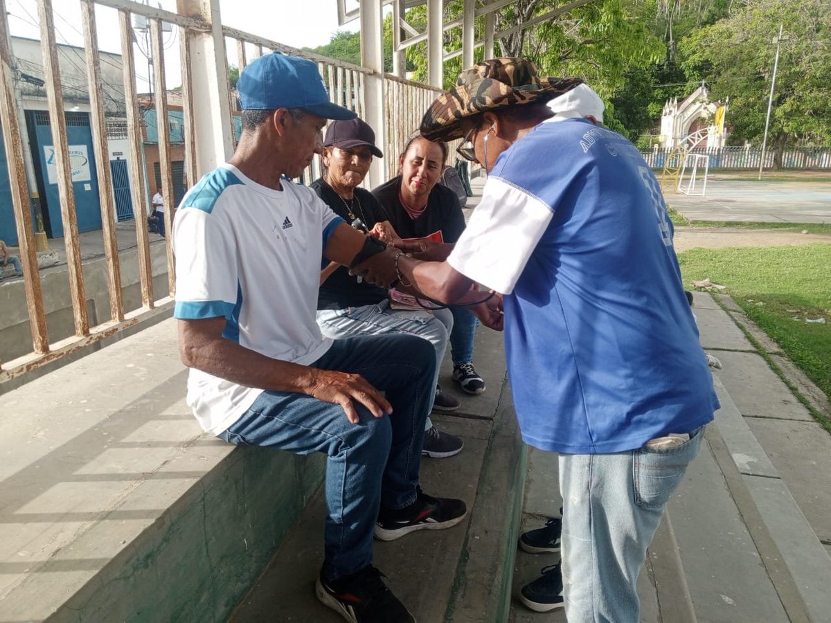 TupamaroMRT_'s tweet photo. ¡Comprometidos con la Salud!

Se llevó a cabo taller básico de toma de tensión arterial en el municipio Bermúdez, impartido por el camarada Henrry Espinoza secretario de propaganda y comunicación municipal.
​Un espacio que reunió a nuestra militancia y estructura, fortaleciendo sus capacidades para seguir sirviendo a las comunidades. 

¡Trabajo y compromiso en el estado Sucre! 📌
