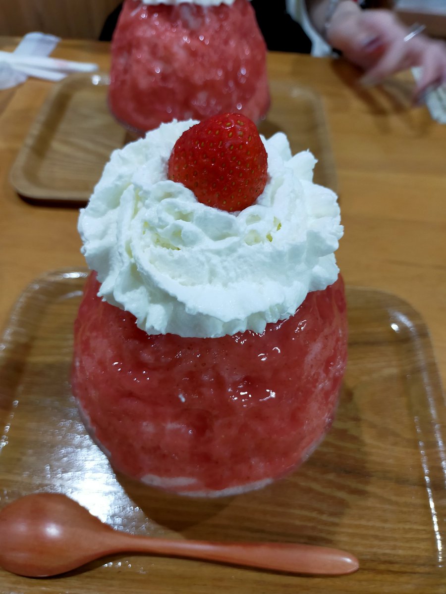 ailou0424's tweet photo. 7/2毒針  みなとくんお疲れ様の日
吐き溜め通って初めて出来たお友達と最後の日もかき氷デート💕約3年間いつも隣にいてくれてありがとう😭❤前から思ってたけどかばねギャの飲み会参加率は異常www https://t.co/nrREVQhJSN