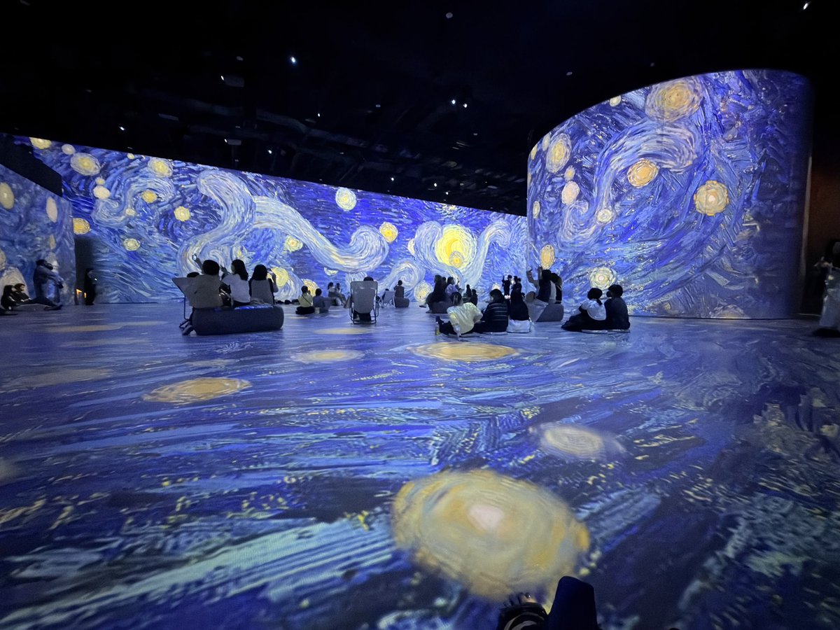 witsui's tweet photo. RÊVE DES LUMIÈRESで浴びてきました🌻 https://t.co/OjCfqzRyvg