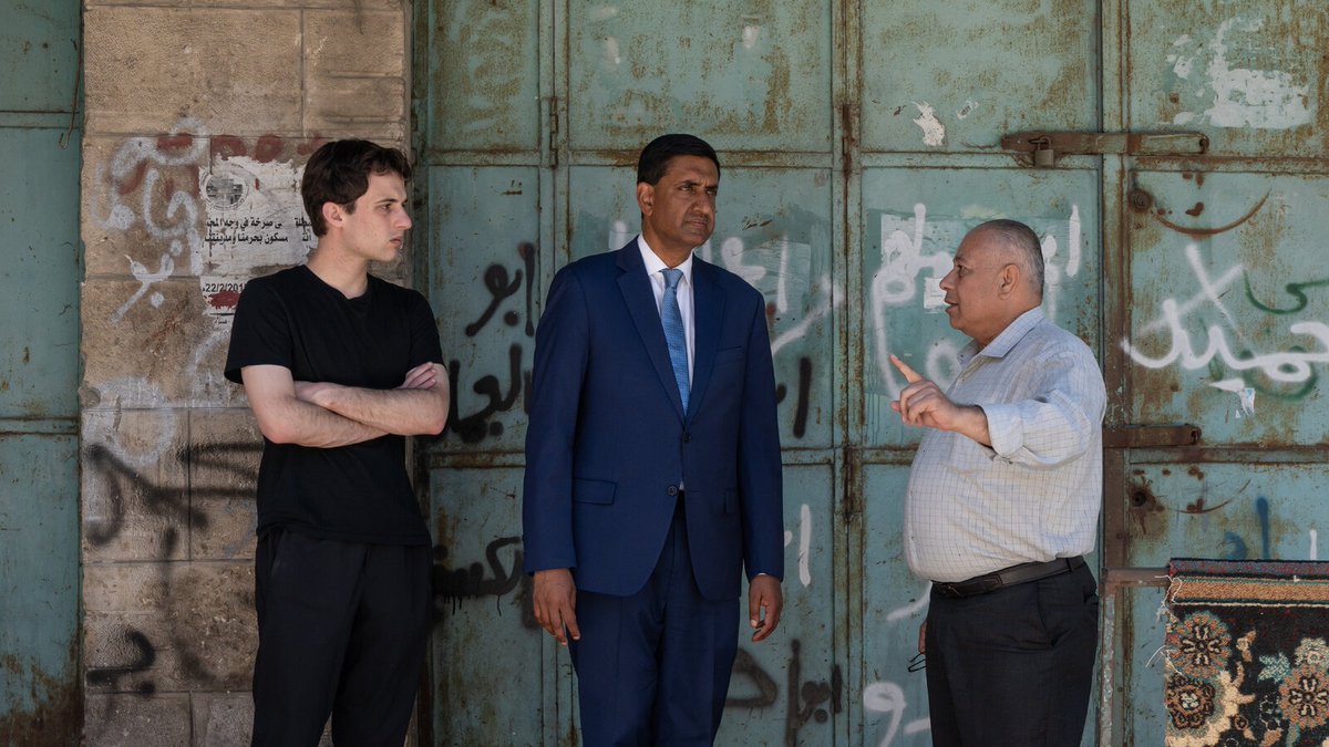 MarioNawfal's tweet photo. 🇺🇸🇵🇸🇮🇱 Rep. Ro Khanna was touring a demolished Palestinian village in the southern West Bank when armed Israeli settlers blocked the road.

They had guns, taunted his group, and kicked the bus tires. Israeli soldiers showed up but stood by chatting with the settlers.

Khanna was stuck for 90 minutes feeling powerless. He called it the scariest part of his trip.

Met families hit by attacks, a school where a 14-year-old was shot by a settler, and heard stories of beatings.

Still backs Israel's right to exist but slams the occupation as brutal and says violent settlers must go for any two-state solution.

"No American would support this if they knew." Wild day for him.

Source: NYT / Writer: Lucas