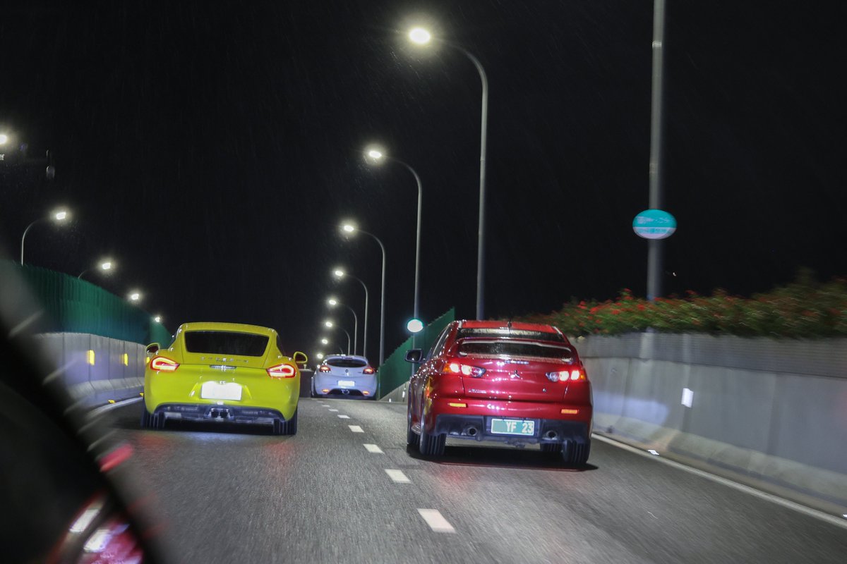 Z2Manufacturing's tweet photo. Night driving with friends! https://t.co/CfmIVPdp6h