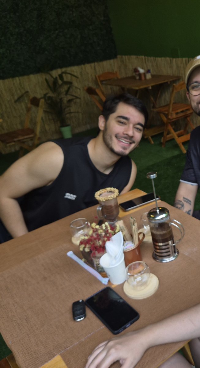 Juximes's tweet photo. Nao, mas o tanto que meu braço mudou em só alguns meses ... https://t.co/dV1dXMmnzG