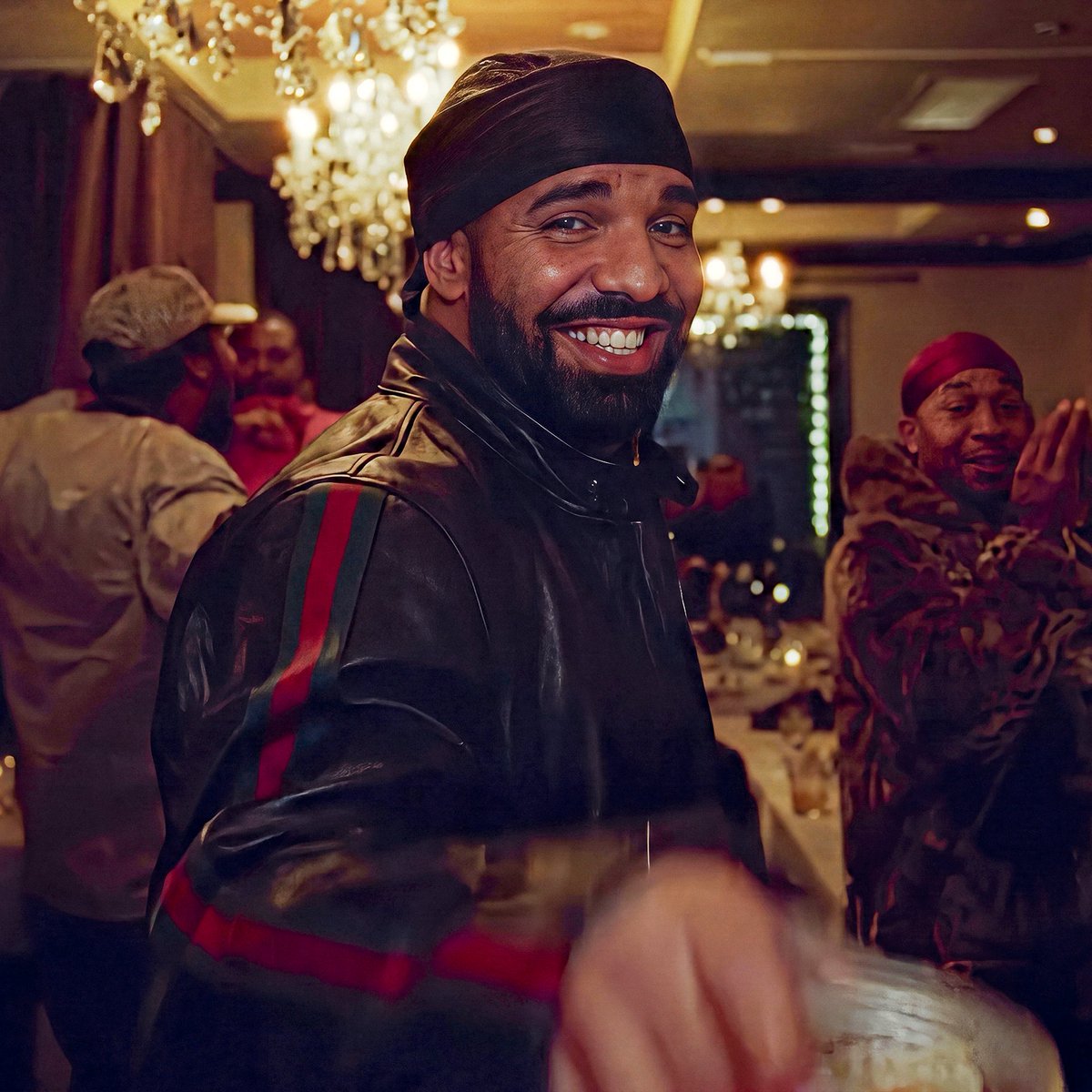 Rap's tweet photo. Despite its title, Drake's "2 Hard 4 The Radio" is now #1 on today's U.S. Rhythmic Radio chart‼️📈 https://t.co/Nia4El5hZL