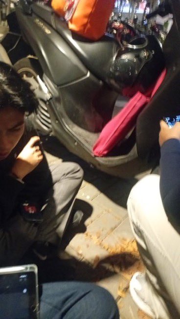 measucre's tweet photo. aku udh blg ke dia buat kasih data pribadi ke aku, di kasih tp banyak palsu bahkan yg dia ngaku rumahnya 2 rumah both of the alamat palsu, sblm berpisah dia ngelakuin cerita palsu yg manipulated kita agar kasihan ama dia, dr mama nya sekarat sm dia korban rape papa nya dn nangis https://t.co/2FFWPK46Jx