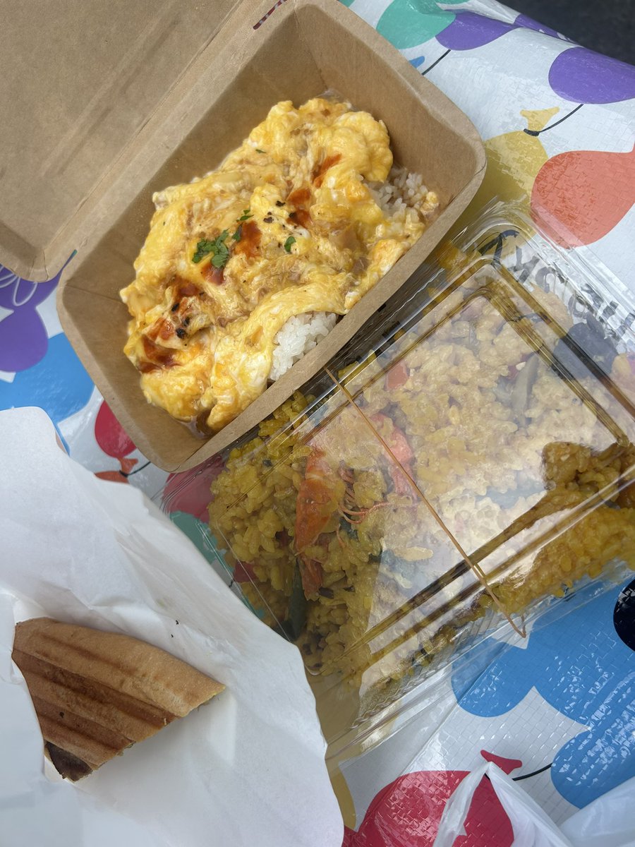 ritosa2418's tweet photo. 麦食音祭でアフター万博楽しんで、新世界行って通天閣登って､時間が足りない…明日も休みだしもう1泊するか!!って事で､急遽🚄変更とホテル予約…笑 https://t.co/7ej9GpoZ5Q