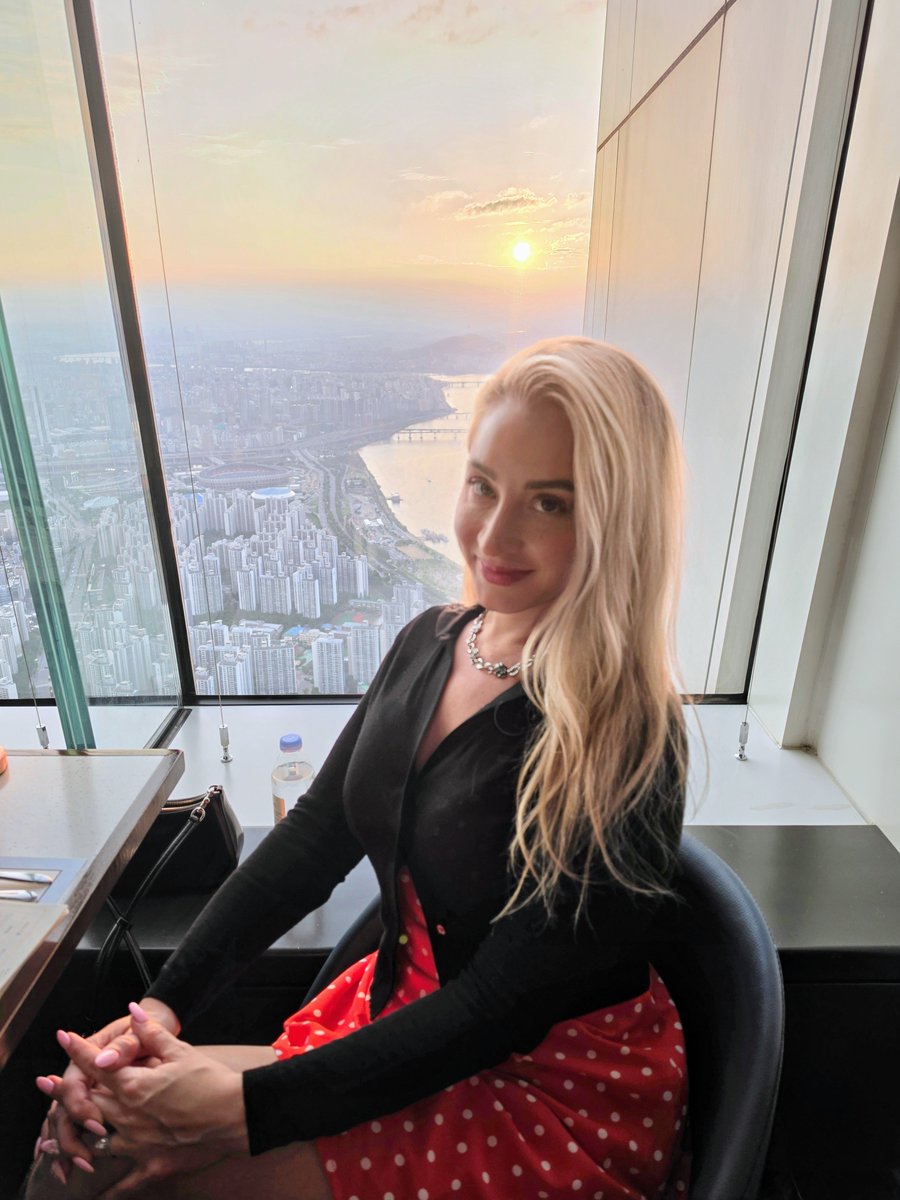 missmars007's tweet photo. Had the best time in Seoul last month.
I learned so much about the country, the people are lovely, the cities are clean and beautiful, the parks are gorgeous, food is delicious, can't wait to go back next year!
#Seoul 
#seoultower https://t.co/CisLQ5h0Rb