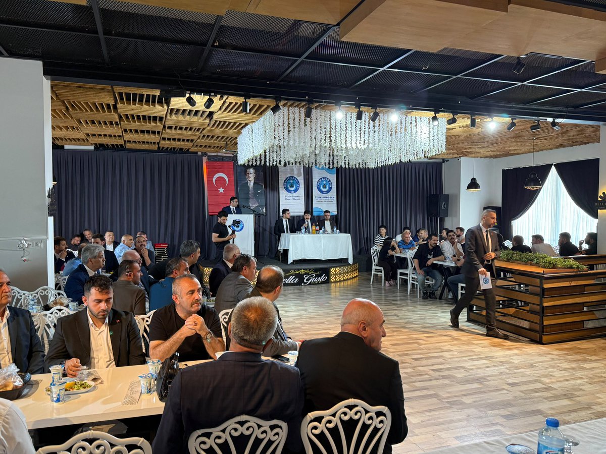 ademyurdagul's tweet photo. Erzurum Milletvekilimiz Prof. Dr. Kamil Aydın ve Genel Başkanımızın Baş Danışmanı Prof. Dr. M. Hanifi Macit ile birlikte Türk Büro-Sen Erzurum 2 Nolu (Adliye) Şubesinin açılış törenine katılım sağladık. 

Yeni açılan şubenin başkanlığına seçilen Vehbi Sinan Ağsakallı’yı tebrik ediyor, muvaffakiyetler diliyorum.
