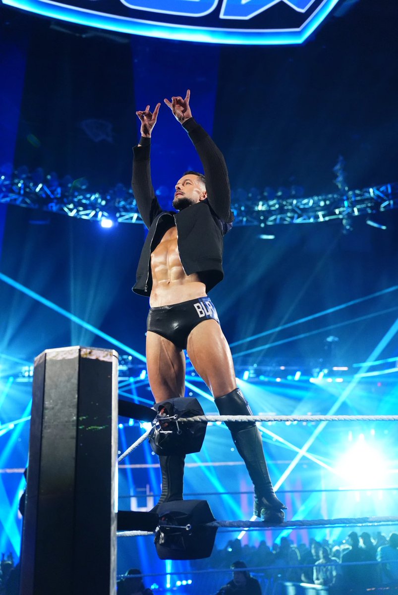 FinnBalor's tweet photo. Finn Friday ( night smackdown ) https://t.co/EfKknqhFc7