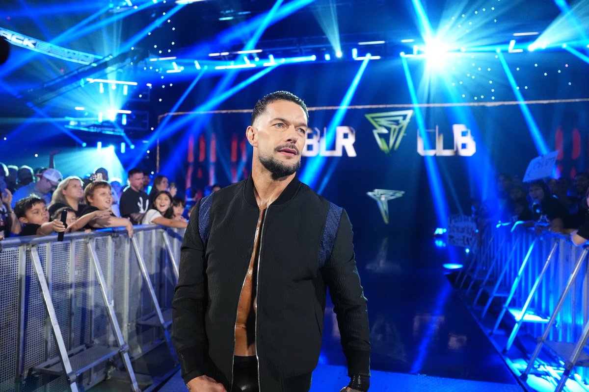 FinnBalor's tweet photo. Finn Friday ( night smackdown ) https://t.co/EfKknqhFc7