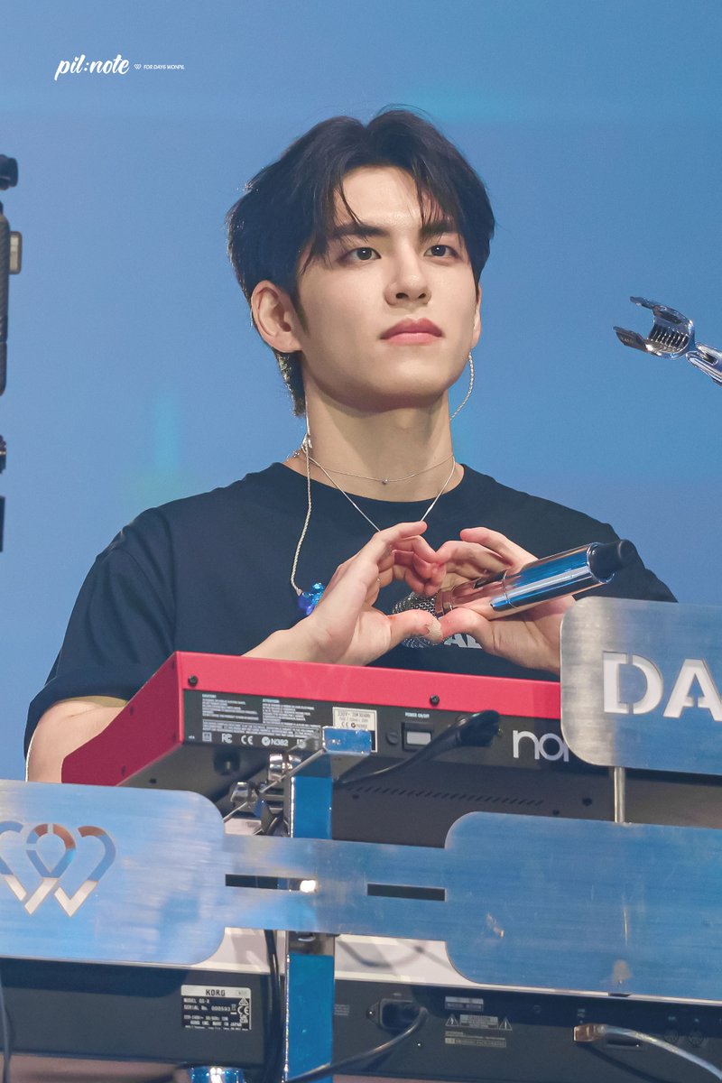 pilnote428's tweet photo. 260705 The DECADE 피날레 DAY 3

#데이식스 #DAY6 #원필 #WONPIL https://t.co/1tX1FotY6W