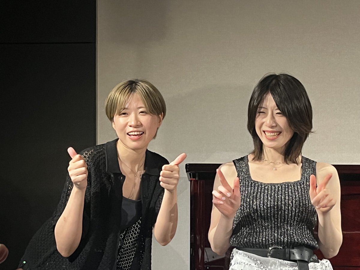 Tach_yo's tweet photo. 7/10(土)は #長岡京れん華 での「おあいこ。」スリーマン「prism」に行ってきました。
林愛果さん、aoco.さんのソロ曲が各6曲、おあいこ。のコラボ曲が8曲+アンコール合わせて21曲の豪華なライブでした✨
創作料理のprismも美味しかったです😋 https://t.co/cWCTYUEzSF