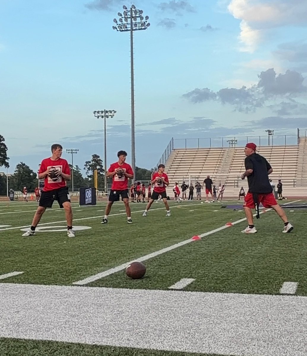 n_clickner2030's tweet photo. Day 1 @QBUniverseQBU
Great time in the classroom and on the field. Learning a lot #QBIQ https://t.co/MoUSxpASZB