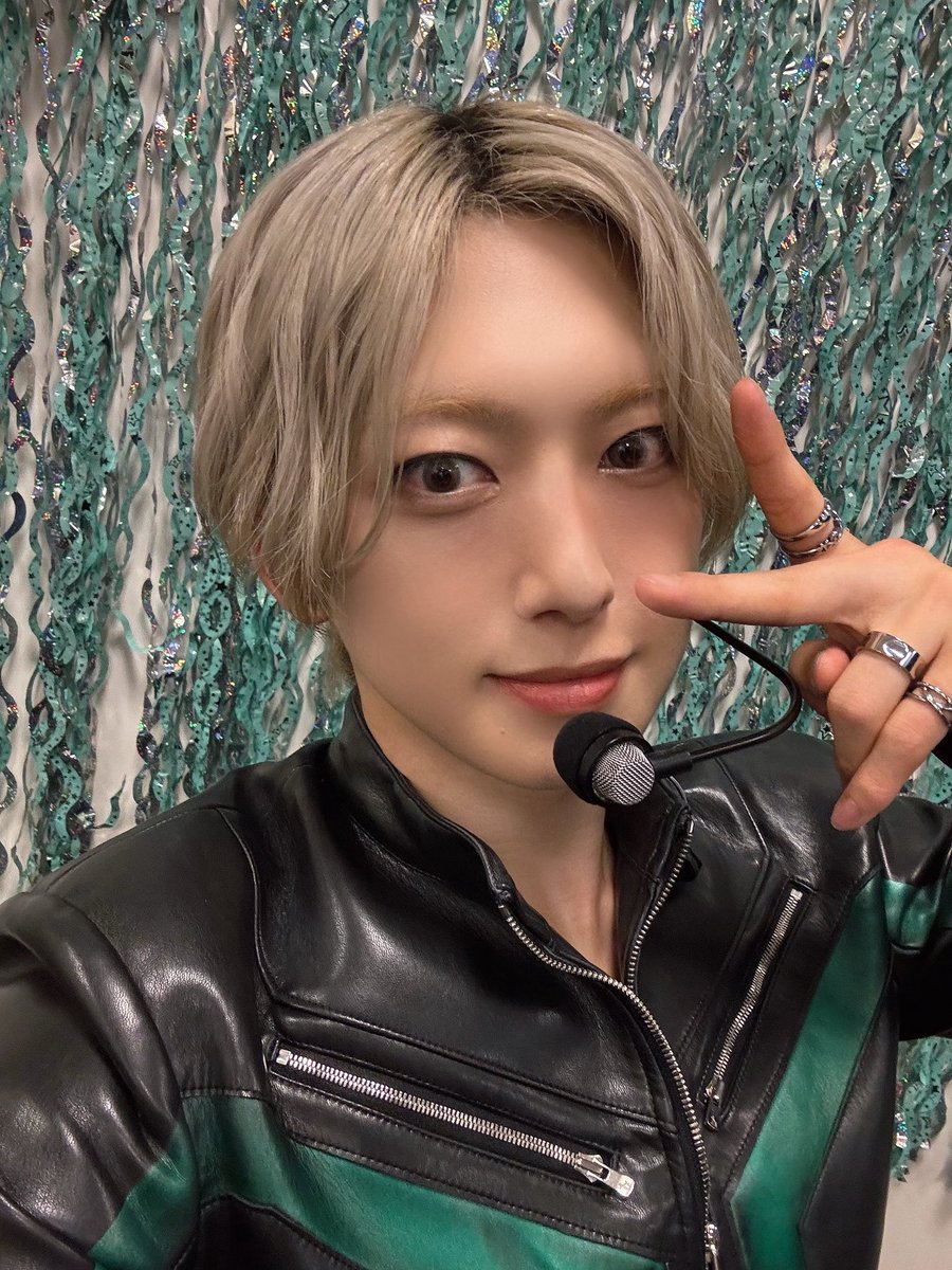 nomnom_fuma's tweet photo. i already miss his long hair but he is so pretty https://t.co/OrTUv5z1bo
