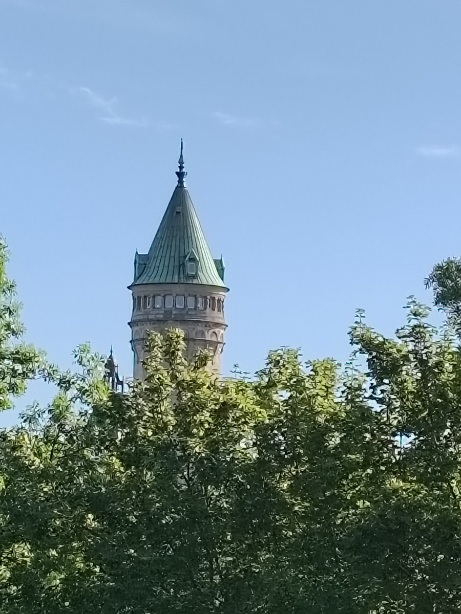 metechakir's tweet photo. Dua gayretledir. Gayretin yoksa dua edip yorma kendini!

Kapı açılsın istiyorsan önüne kadar gitmeli ve ısrarla çalmalısın onu..

Tohumun filizlensin isteyen onu önce toprağa bırakmalı değil mi? 

Gayretsizin duası arşa yükselmese gerek!! 

#şeyhhırpâni https://t.co/M5d1Wx5JFE