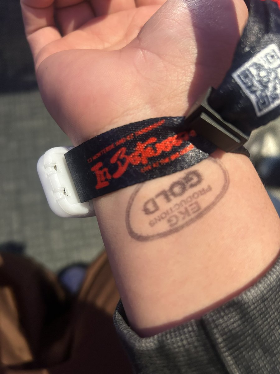 DustBeHappy0217's tweet photo. Bwas na lang pulaw para magtuon. Gin kapoy gid ko. Wala pa bitaw ka sulod sa zoom class. HAhA. Kigan gid ni. HAha. Pero worth it kanami gid ea. @KZofficial and @tjmusicmonterde . Super worth it. #InBetweenBacolod https://t.co/vQZiLRsqfr