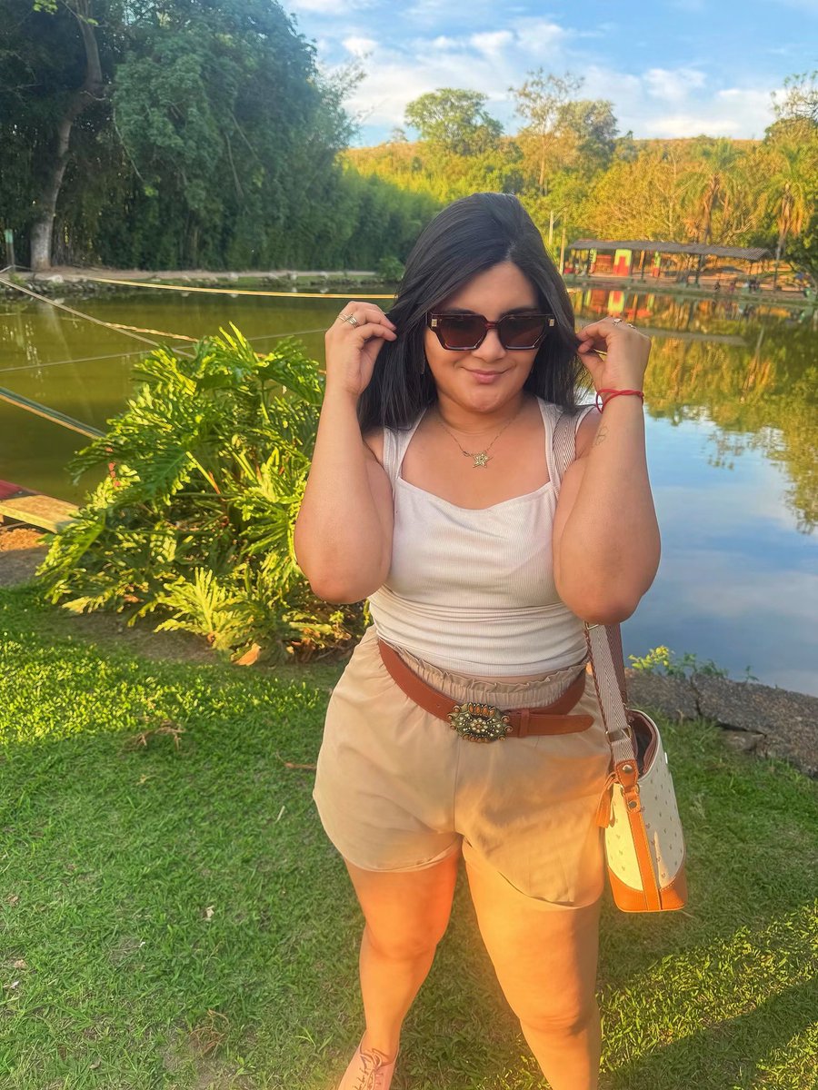 ericacantora16's tweet photo. Ooi minhas estrelas, que hoje seja um dia de muita positividade pra nós!
.
.
.
.
#Natureza #sertanejo #country #ericabarbosa #agro https://t.co/8AfVj1IlPe