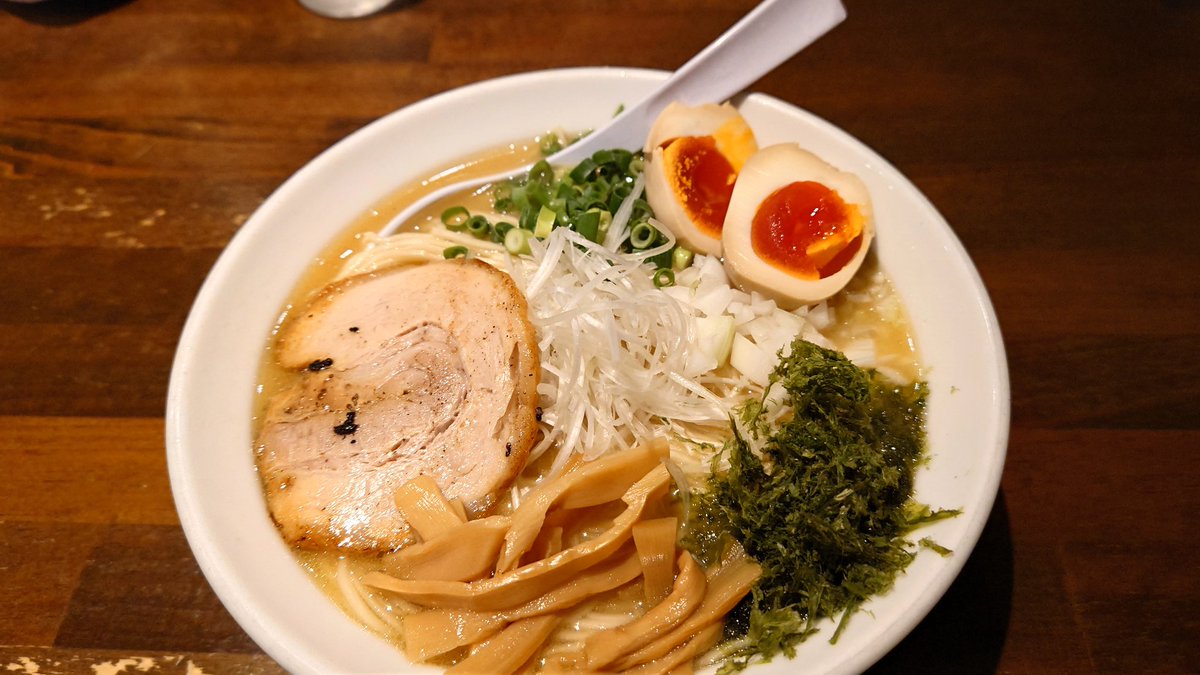 yamato2d's tweet photo. @DiaryZooey めっちゃ美味そうですね！
自分も今日勝ったんでラーメン食べました https://t.co/7G8zg7PAvL