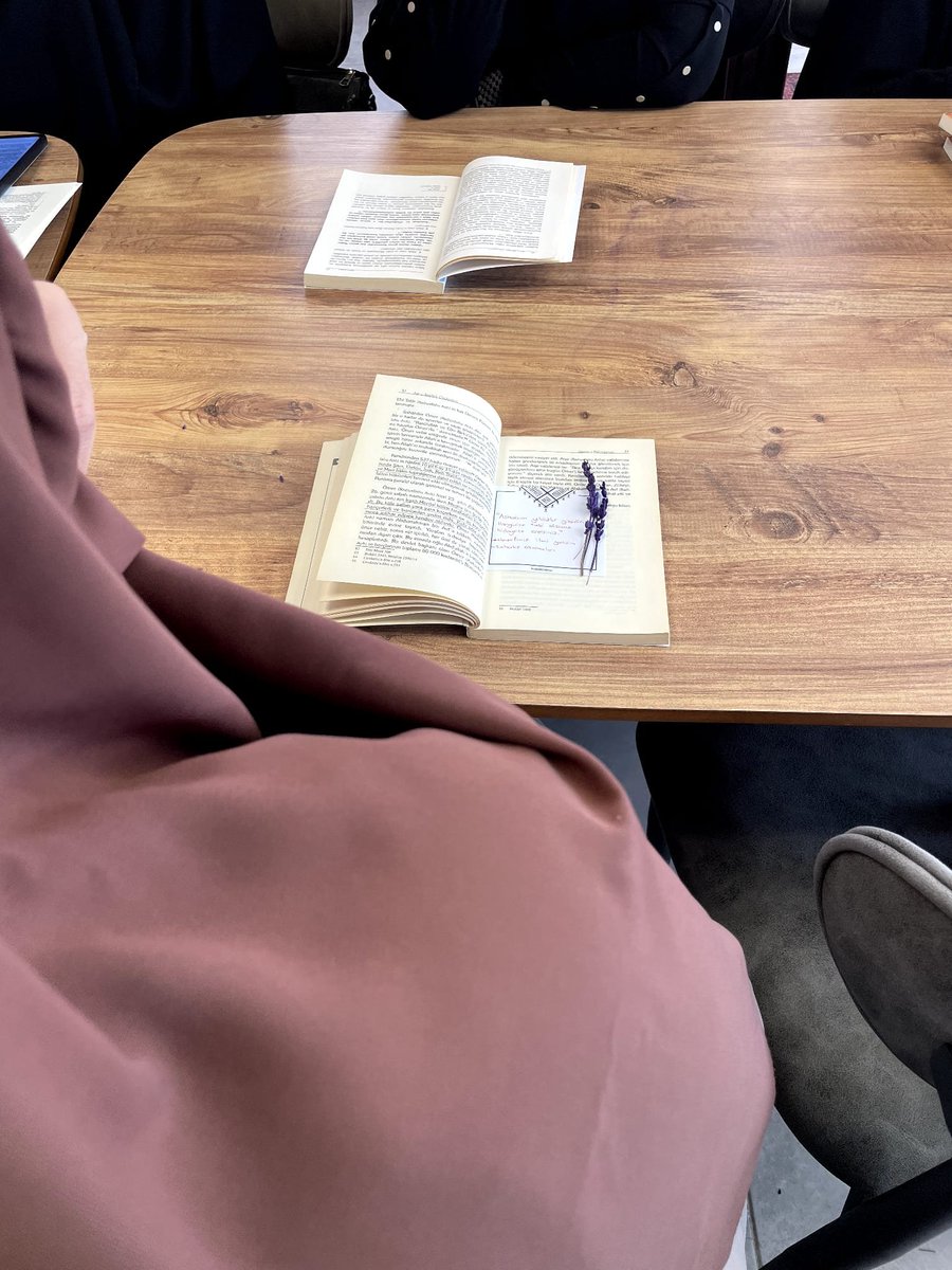 FurkanDerCeyhan's tweet photo. Bu gün Hz peygamber'in Talebeleri İslam Medeniyetinin öncüleri olan sahabi hayatını okumak için bir araya geldik.

#cumartesi
@furkanhareketi 
@furkan_kadinn 
@FurkanHedefler 

📍Ceyhan https://t.co/lU6rvDSkis