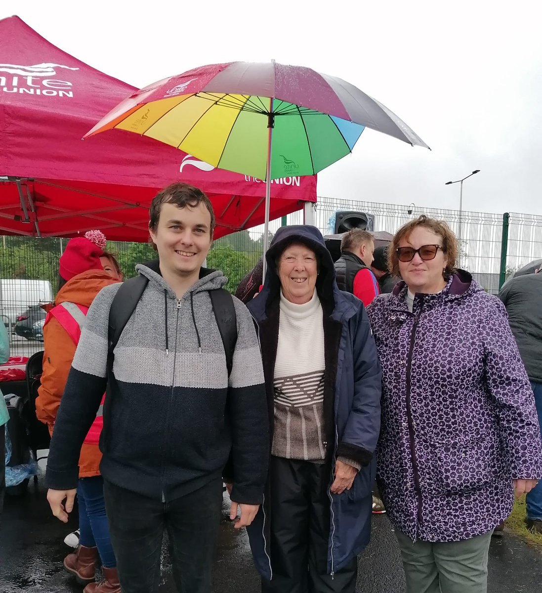 JohnAaronWilli2's tweet photo. Supporting the Cwm Taf workers who should be on band 7! Pay the rate. It’s a 100% women workforce who are being treated appallingly. 

The Welsh labour government treated them appallingly before, and now Plaid Cymru are doing exactly the same. So much for Social Partnership… https://t.co/xvVHUF4K1O