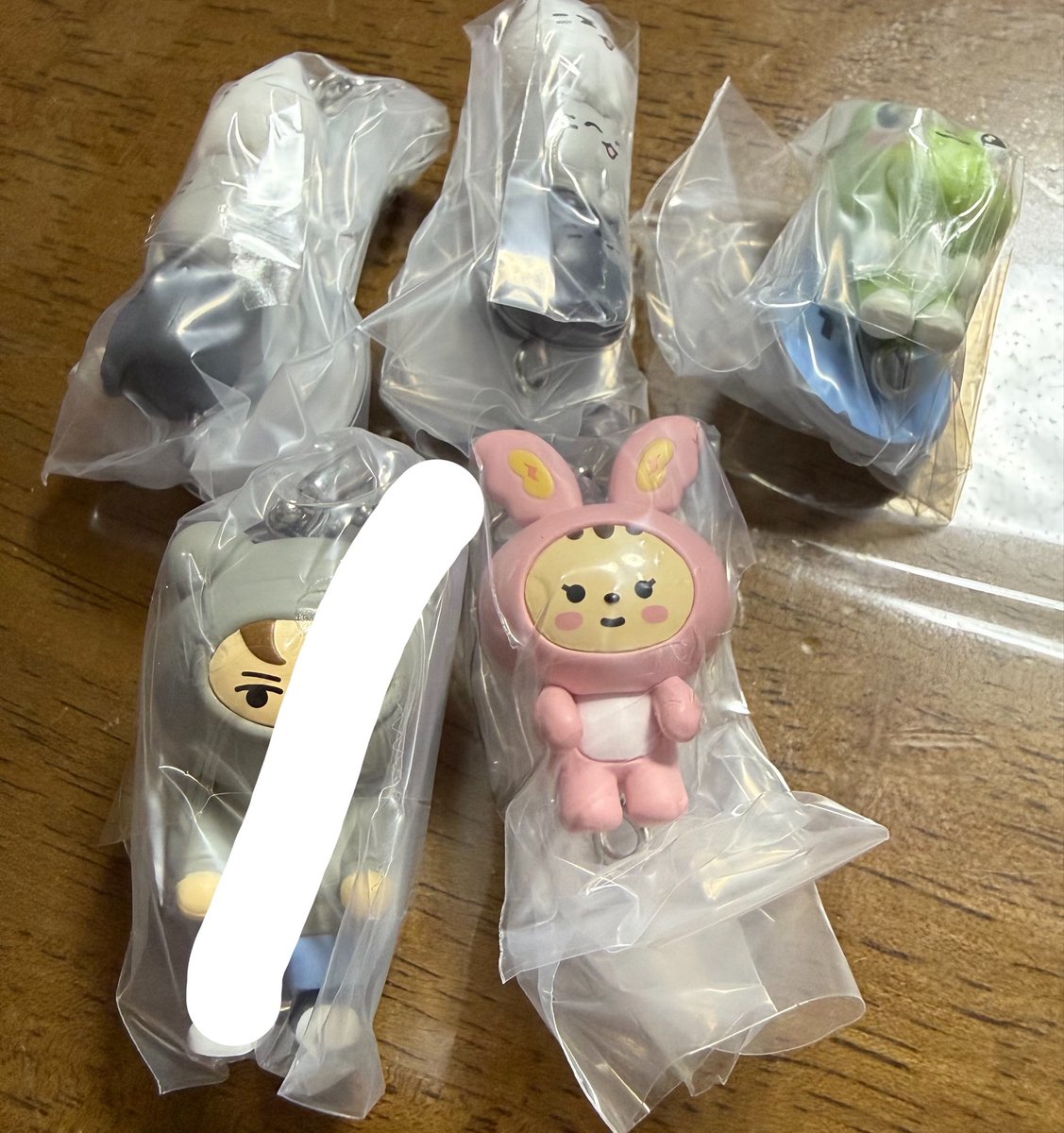 maagyulv7246's tweet photo. SEVENTEEN セブチ MINITEEN つまんでつなげてマスコット ガチャ ミニティーン 交換 

【譲】ジョンハン、ジュン2️⃣、ミンハオ

【求】ウォヌ、ミンギュ

郵送での交換希望です！
纏めての方優先させていただきます！

※ジョンハンはウォヌとの交換のみ🙇🏻‍♀️

お気軽にリプお待ちしております！ https://t.co/wvOz9w3WkM