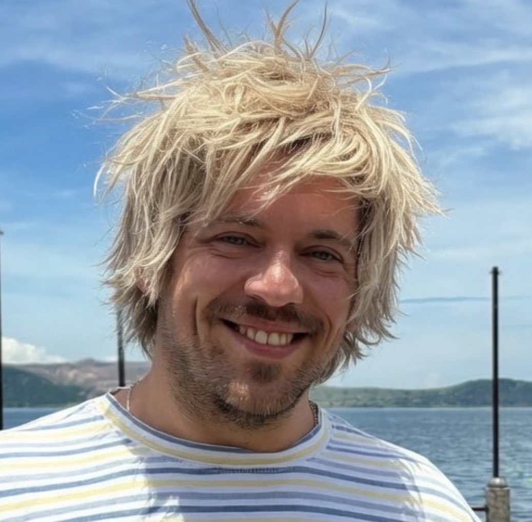 JohnDoethe33rd's tweet photo. BaldWifHair (BLOND) launched today on
BSV Token Dex and is up 800%
Somehow @kurtwuckertjr acquired @GavinMehl’s hair… who wears it better?
Only available on Bitcoin SV!

https://t.co/2mI79T7bY3 https://t.co/jhNIOQu679