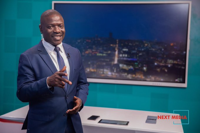 Fireliglntfi's tweet photo. Agaliko kati: #NBSAmasengejje ne @IsmaelSsembatya.                                                                   

Labira ku @afromobileug!                                              

#NBSUpdates https://t.co/e6FOOA4tzC