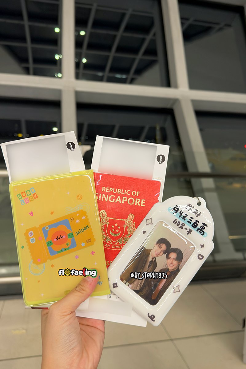 its_stephy925's tweet photo. i forgot how it started, anyways, it happened — Armani/Navori trip 🐻‍❄️🖤

@dunknatachai #dunknatachai
#DunkxSiBloom #navoribkk

it was supposed to be a only-5hr (in bkk) trip, but flight got cancelled so i had to enter bkk the night before — just so i don’t have any extra charges😅 (cause i said, if flight is <SGD$400, i’ll fly for Armani & Navori🤣)

thanks @flofaeling for accompanying me to this crazy trip and helping me to bring the loots back to Singapore🇸🇬!!

also, thank you to all the fans who join in the Armani/Navori order to support our boy, Dunk Natachai🥰

till next time,
Stephy🐷
