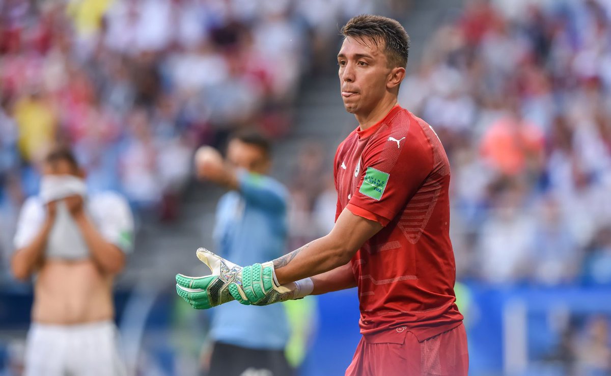 SemanarioVoces's tweet photo. Ignacio Pintos: El fútbol no siempre explica el fútbol
¿Por qué un jugador se da vuelta en la barrera, por qué un arquero experimentado calcula mal una salida? Una reflexión sobre todo aquello que el juego no alcanza a explicar por sí mismo.
https://t.co/9JTDCWtq0x https://t.co/SnglZl8g6v