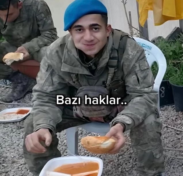 FiiTarih's tweet photo. Bazı haklar ödenmez.. https://t.co/veTHbb4scy