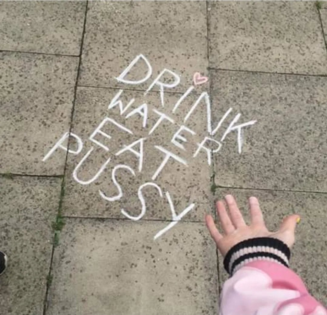 ACoupleMasked's tweet photo. Drink water, eat pussy, repeat😍 https://t.co/2gi02floYe