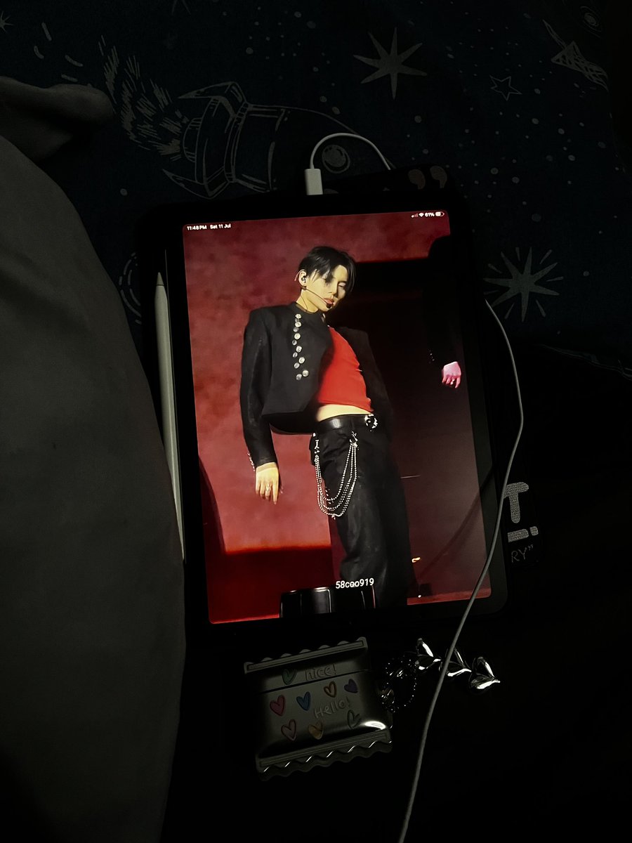 eewooonee's tweet photo. 🆒 i will sleep w him tonight... https://t.co/Pz9cbFrQJd