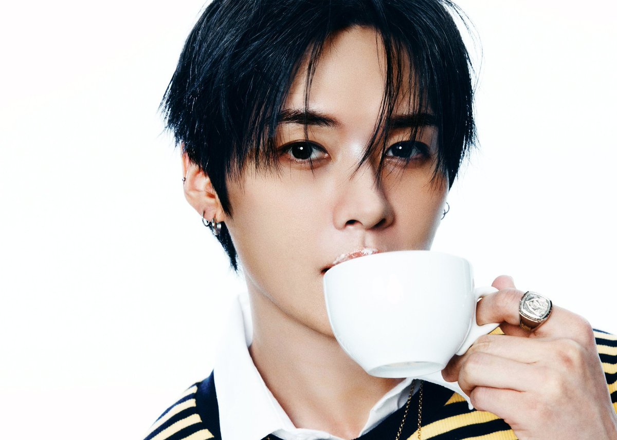 seungautism's tweet photo. *un whitewashes your minho* https://t.co/Npkva6yHRU