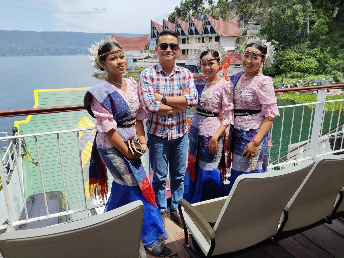 zg_warman's tweet photo. Diantara para bidadari.. https://t.co/RQGzNW2OYg