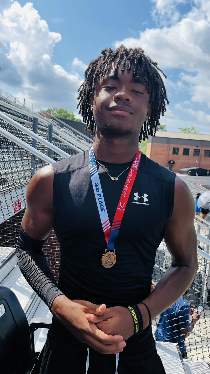 FlipWilliams00's tweet photo. Grateful to compete at the USATF Junior Olympics in Carrolton, Georgia receiving 3rd place with a jump of 6’3 and placing podium! Allowing me to compete at @LSU in Baton Rouge or @cerritoscollege in California. Blessed for this opportunity &amp; ready to jump more in a few weeks!! 🇺🇸 https://t.co/qaRc75BoZa