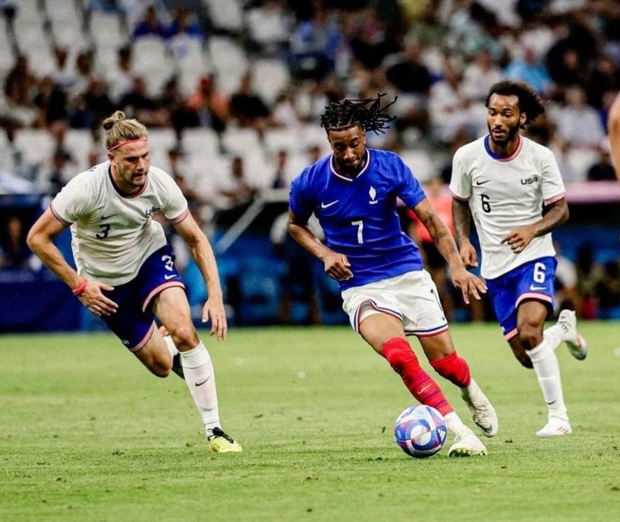 michaelolisepop's tweet photo. 📊Michael Olise (2026) em sua PRIMEIRA participação na Copa do mundo está apenas a 1 assistência de igualar o recorde de Pelé (1970) de mais assistências já registradas em um único torneio da Copa do Mundo (6 assist). https://t.co/HbdRo3Yri5