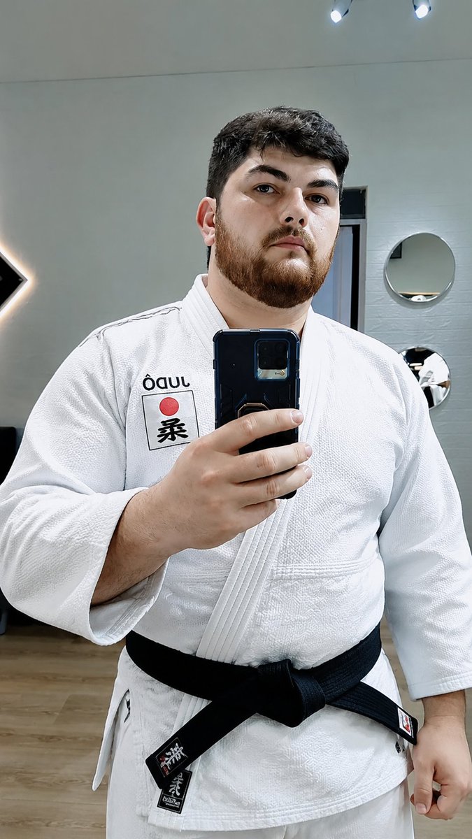 AlmeidaJoconias's tweet photo. 🥋💪 https://t.co/f4pqKQbIEc