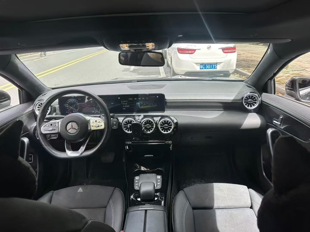 TOPT_TTT's tweet photo. Mercedes-Benz A200L automatic 1.3T high-spec model, dual sunroof, multifunctional steering wheel, one-touch start, LCD dual screens, dual electric leather seats. 
$9540
Location: China https://t.co/ALT8uZmAVZ