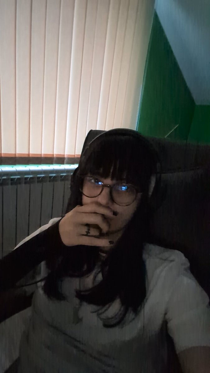 MeShinni_'s tweet photo. how are we guys :3 https://t.co/JKgdIeSqVK