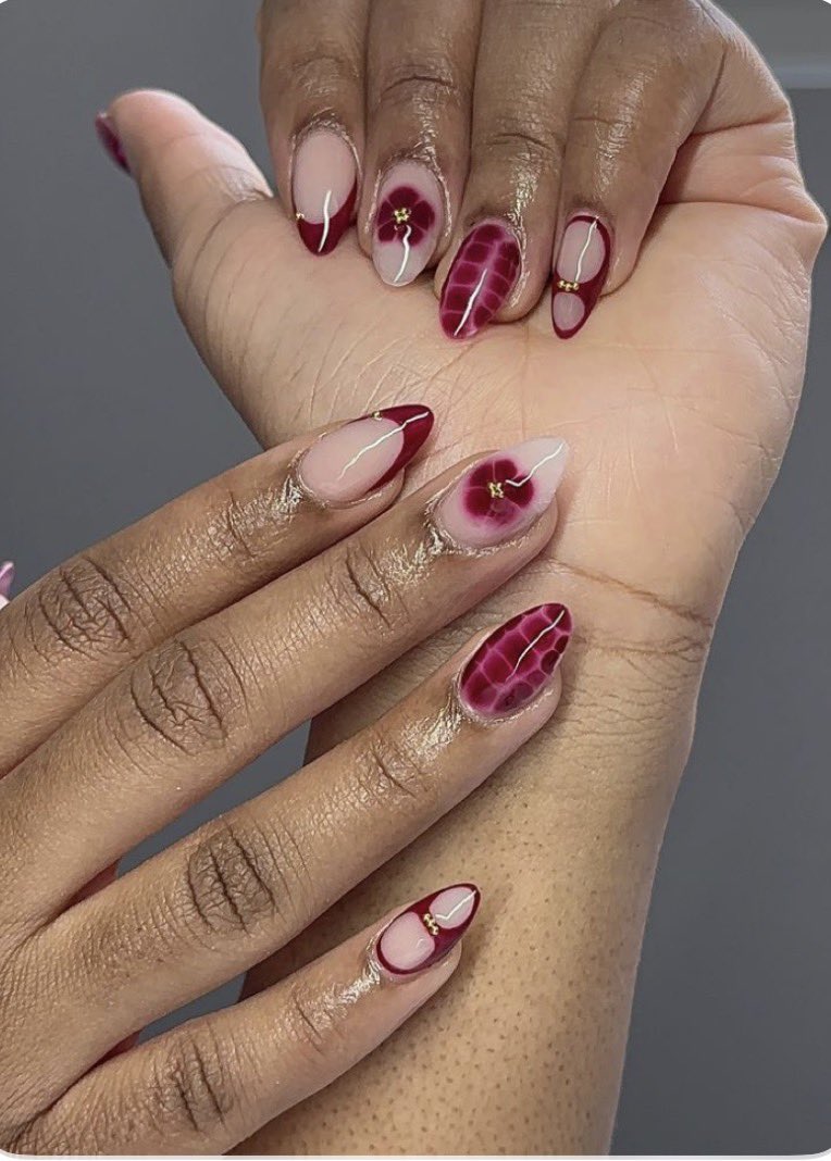Alwayz_Abena's tweet photo. My Girlies💕 Short Almond Nails Inspo 💕
#Shortnails https://t.co/HhKCPTm6RT
