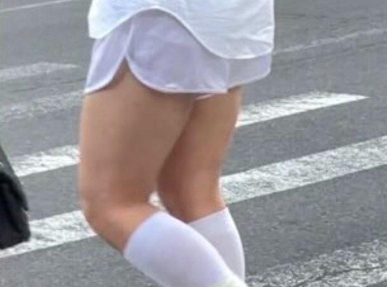 subspaceshane's tweet photo. those legs… fuck… who is she https://t.co/d6iW72cxhO