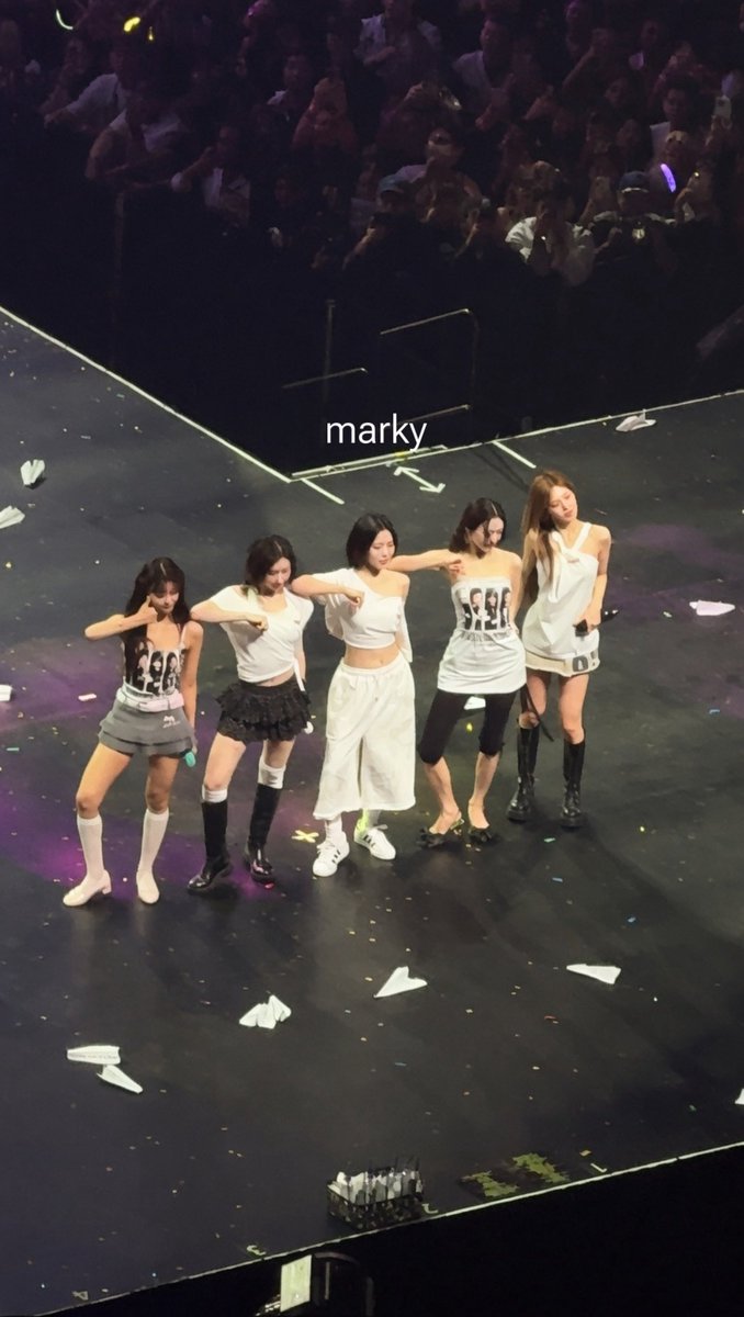 MagicMarky07's tweet photo. when ur closer to our lord and savior than itzy lmfaooo https://t.co/XvTuLG2gsR