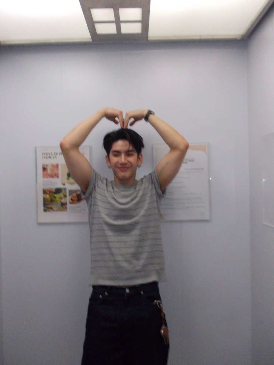 seatawinanfc's tweet photo. 🌹

IG: sea_tawinan update ✨

@sea_tawinan
#sea_tawinan  #ChaoTalay #ชาวทะเล https://t.co/qAXoTJCNvx